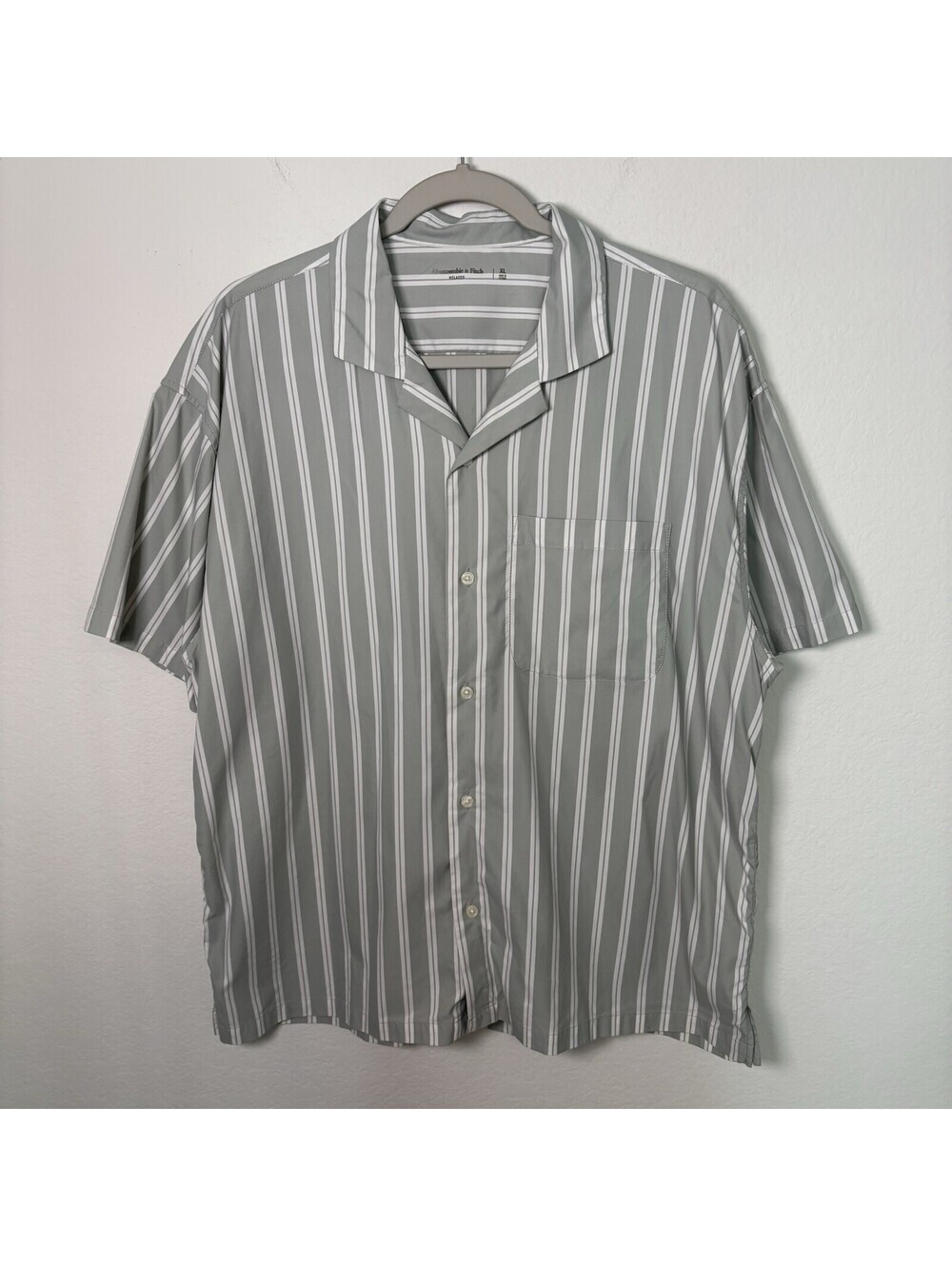 Abercrombie & Fitch Men’s Short Sleeve Button Up Cabana Shirt Striped Size XL